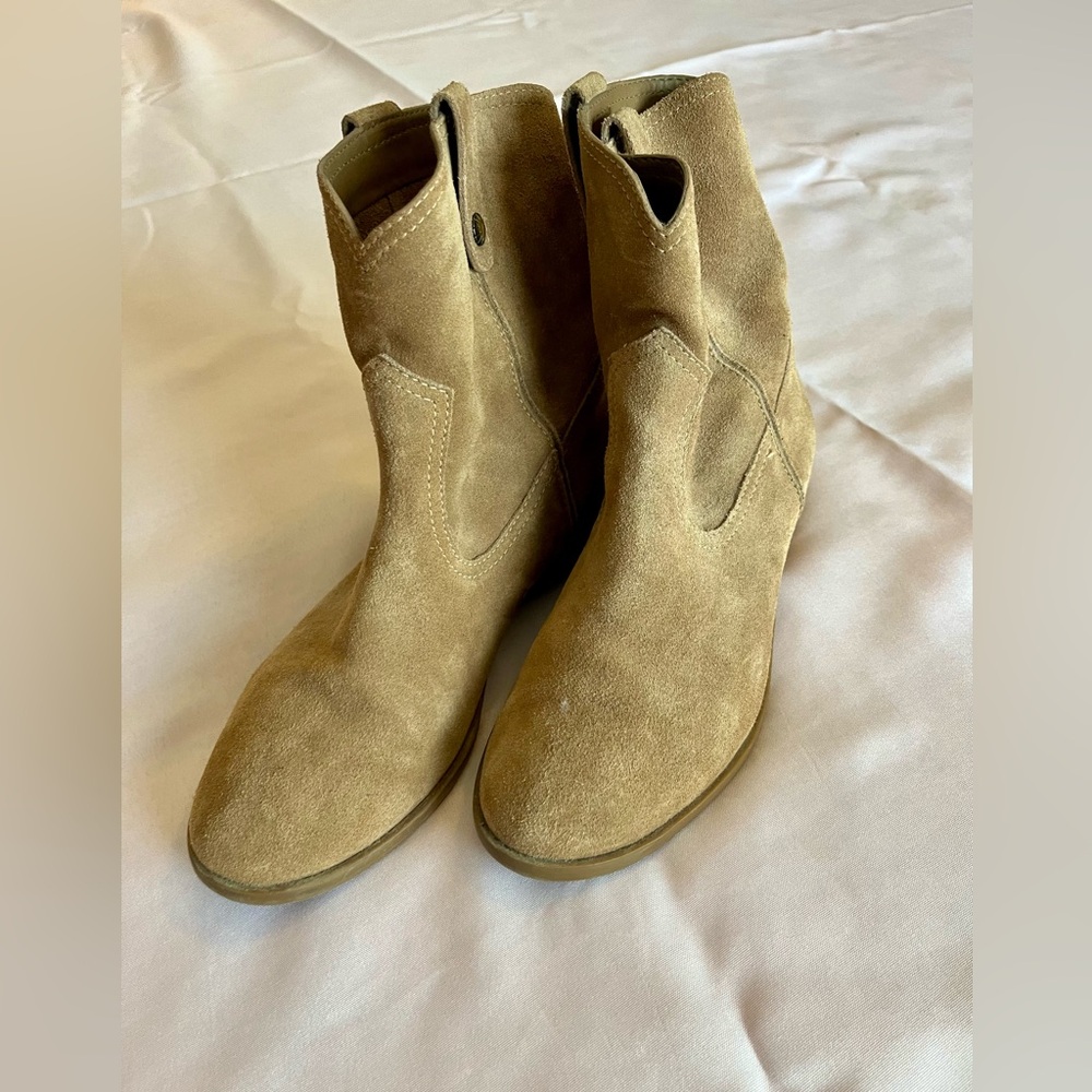 Womens GH Bass suede leather ankle boots, tan size 7.5
